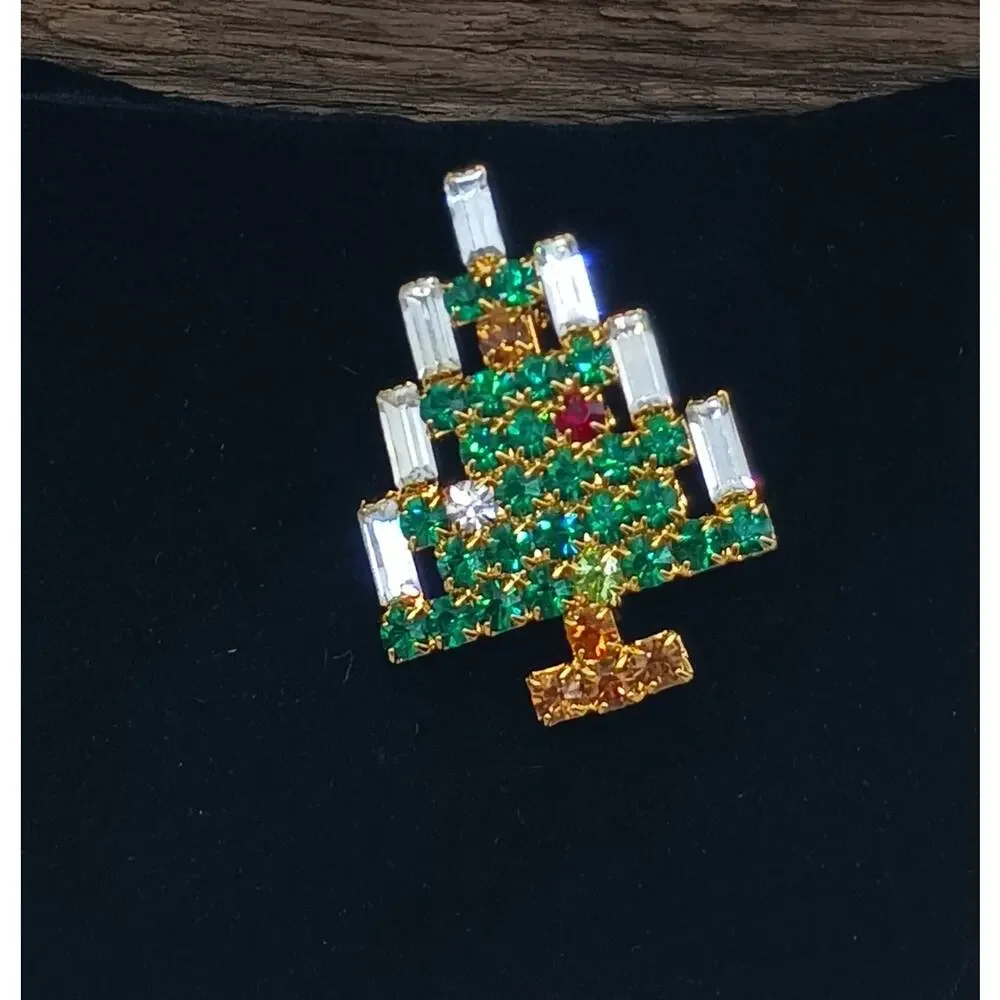 Gorgeous Unsigned Prong Set Rhinestone Christmas Tree Brooch Candle Gold Tone